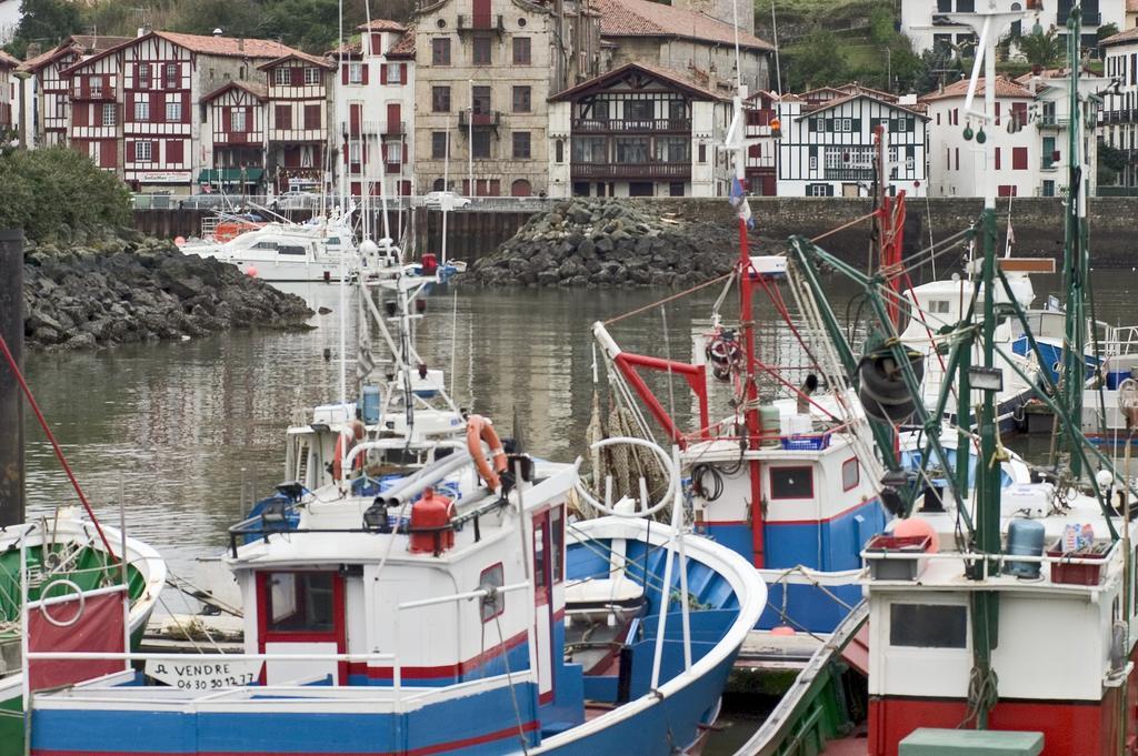 Готель Ibis Ciboure Saint-Jean-De-Luz Екстер'єр фото