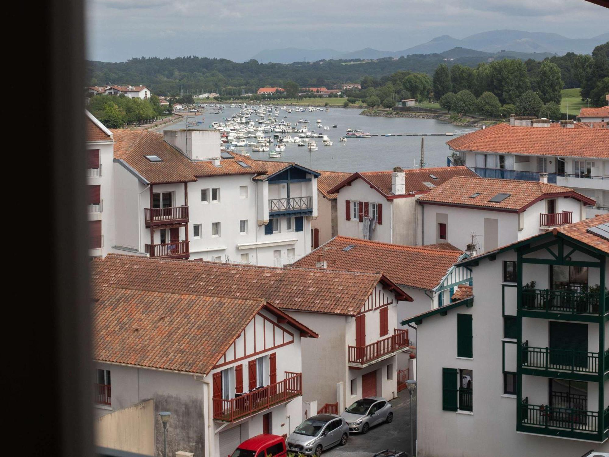 Готель Ibis Ciboure Saint-Jean-De-Luz Екстер'єр фото